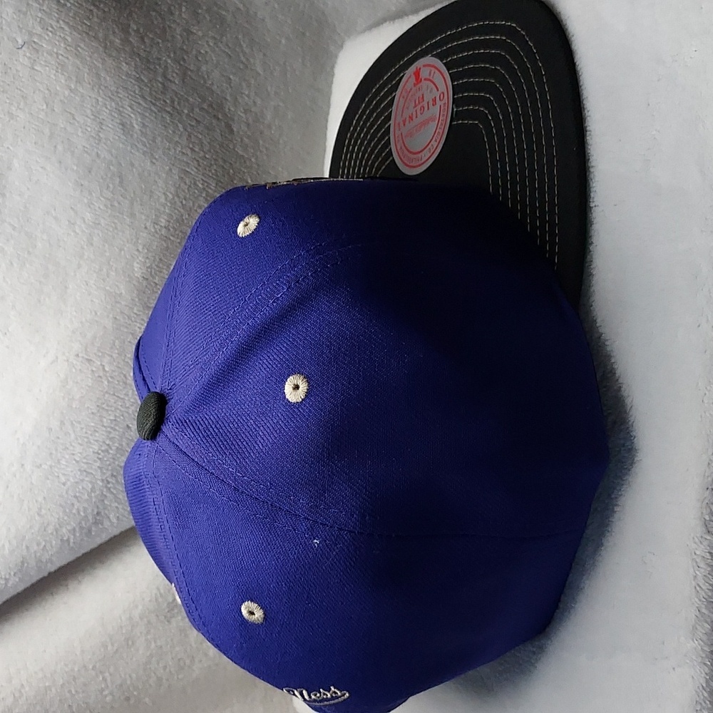 Mitchell & Ness Raptors Hat - Picture 7 of 11